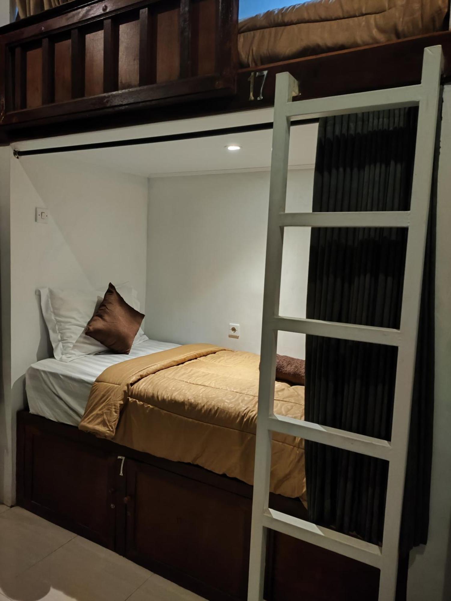 Ega S Hostel Batununggul Екстериор снимка