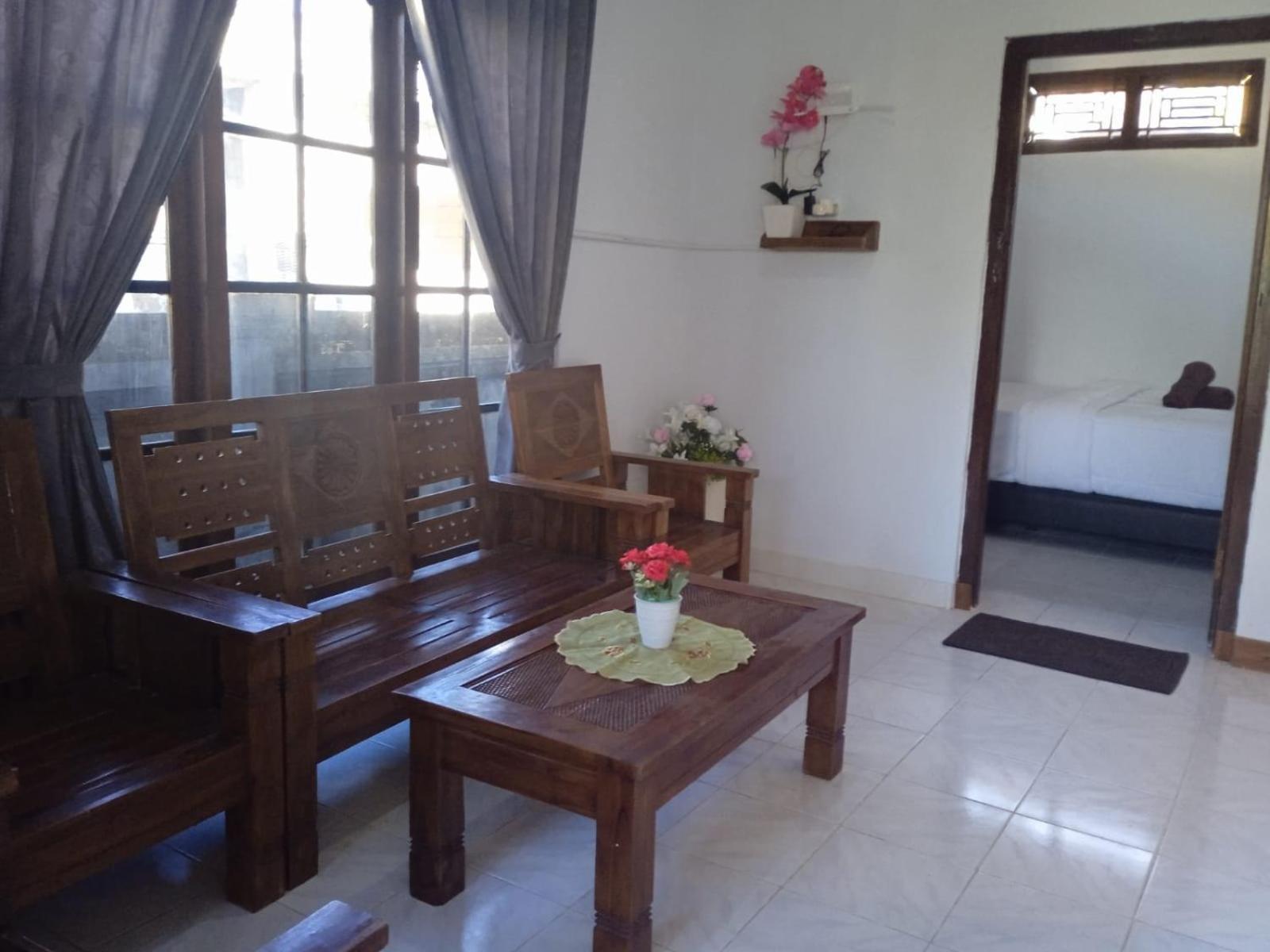 Ega S Hostel Batununggul Екстериор снимка