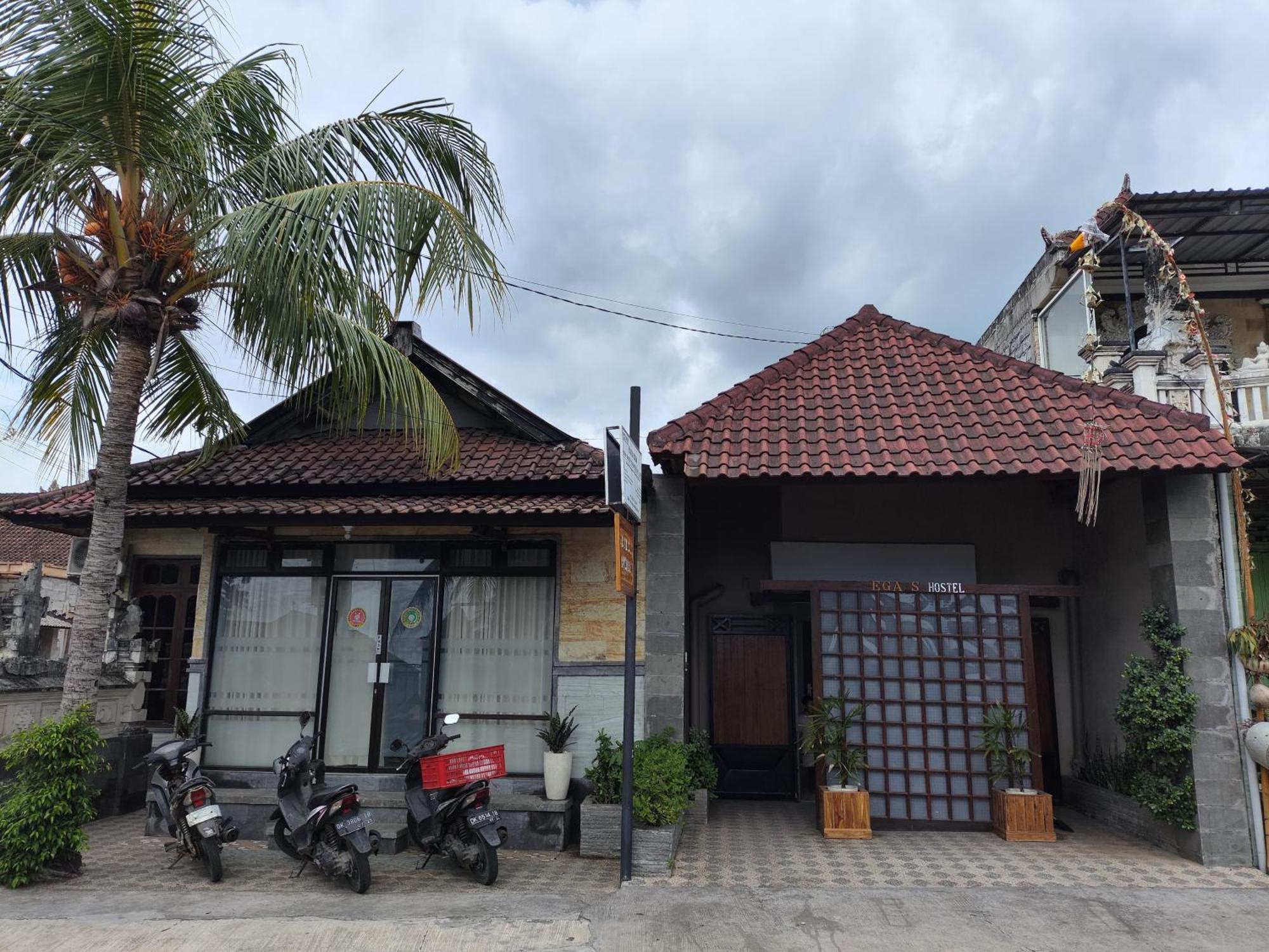 Ega S Hostel Batununggul Екстериор снимка
