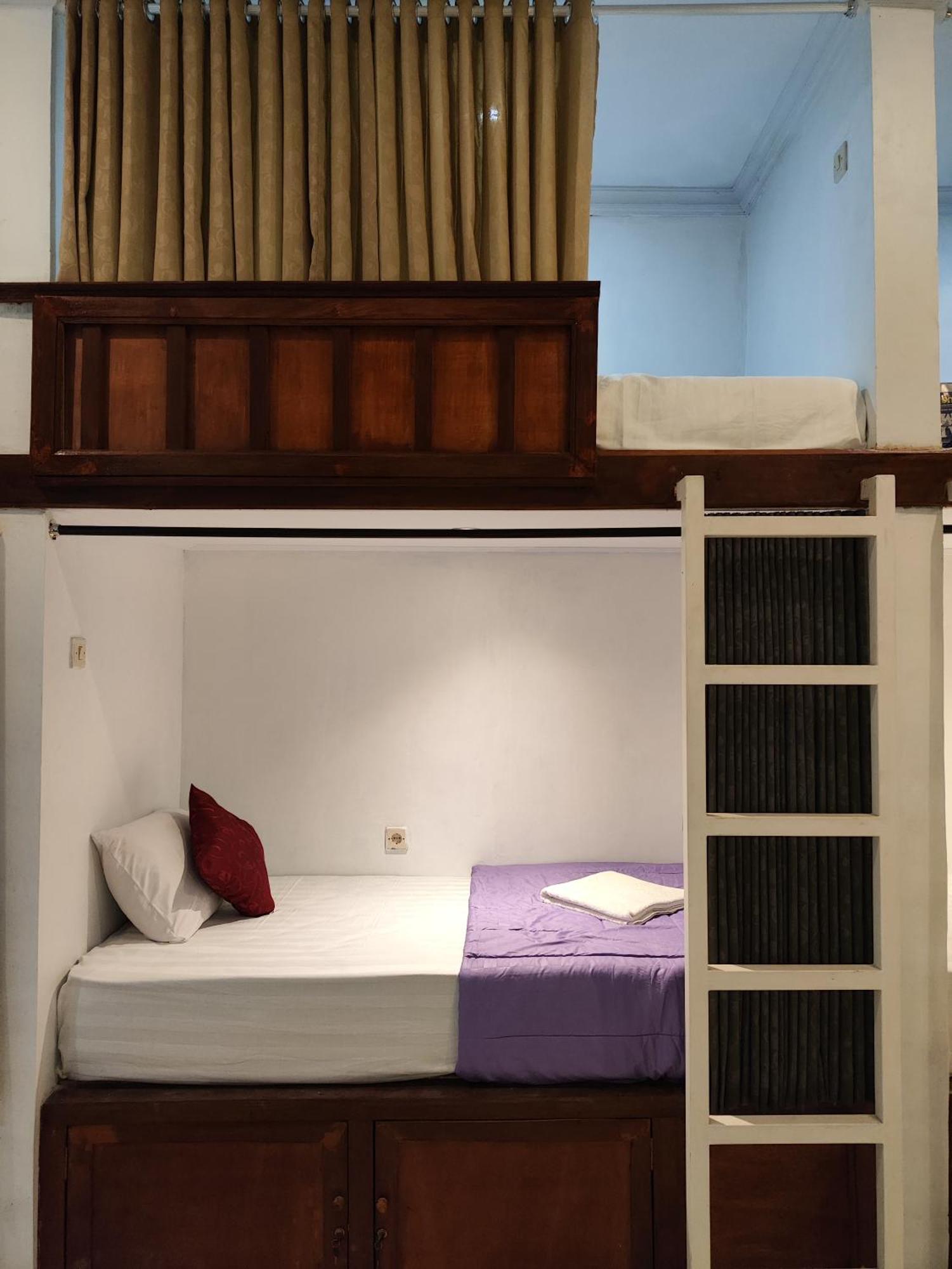 Ega S Hostel Batununggul Екстериор снимка