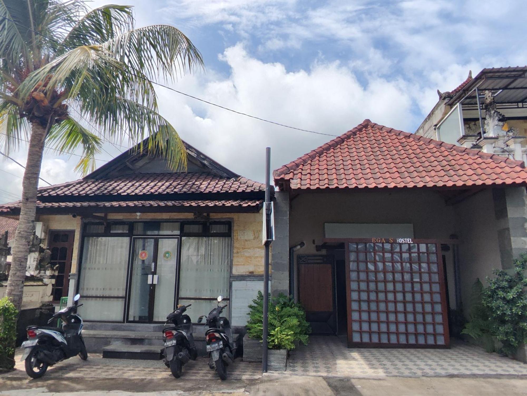Ega S Hostel Batununggul Екстериор снимка
